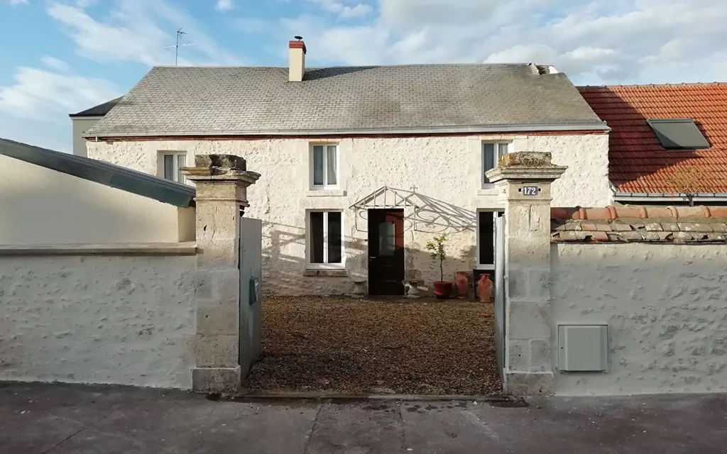 Achat maison à vendre 4 chambres 152 m² - Saint-Jean-de-la-Ruelle