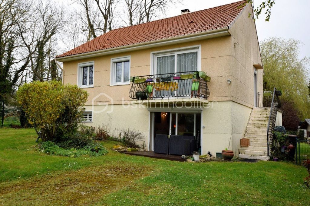 Achat maison à vendre 4 chambres 120 m² - Crécy-la-Chapelle