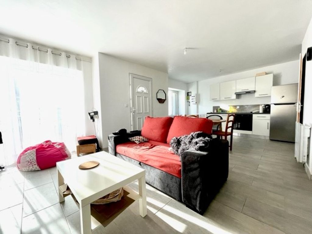 Achat maison à vendre 2 chambres 68 m² - Sauveterre-de-Guyenne