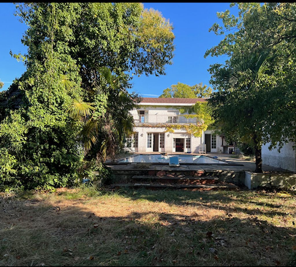 Achat maison à vendre 6 chambres 225 m² - Bordeaux