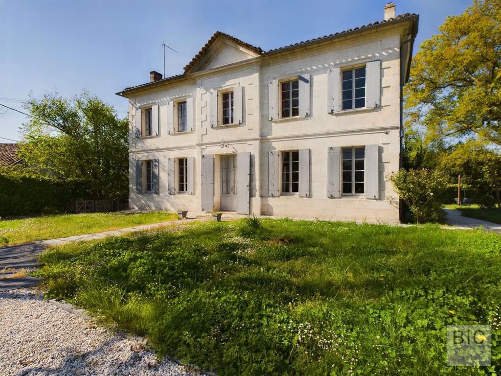 Achat maison à vendre 5 chambres 176 m² - Savignac-de-l'Isle