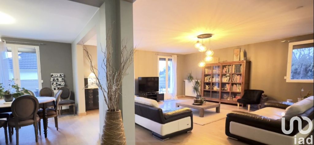 Achat maison à vendre 5 chambres 233 m² - La Rivière-de-Corps