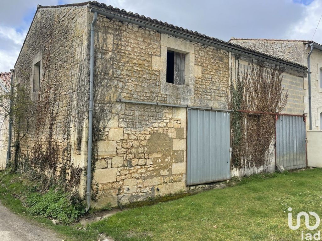 Achat maison à vendre 1 chambre 120 m² - Nieul-lès-Saintes