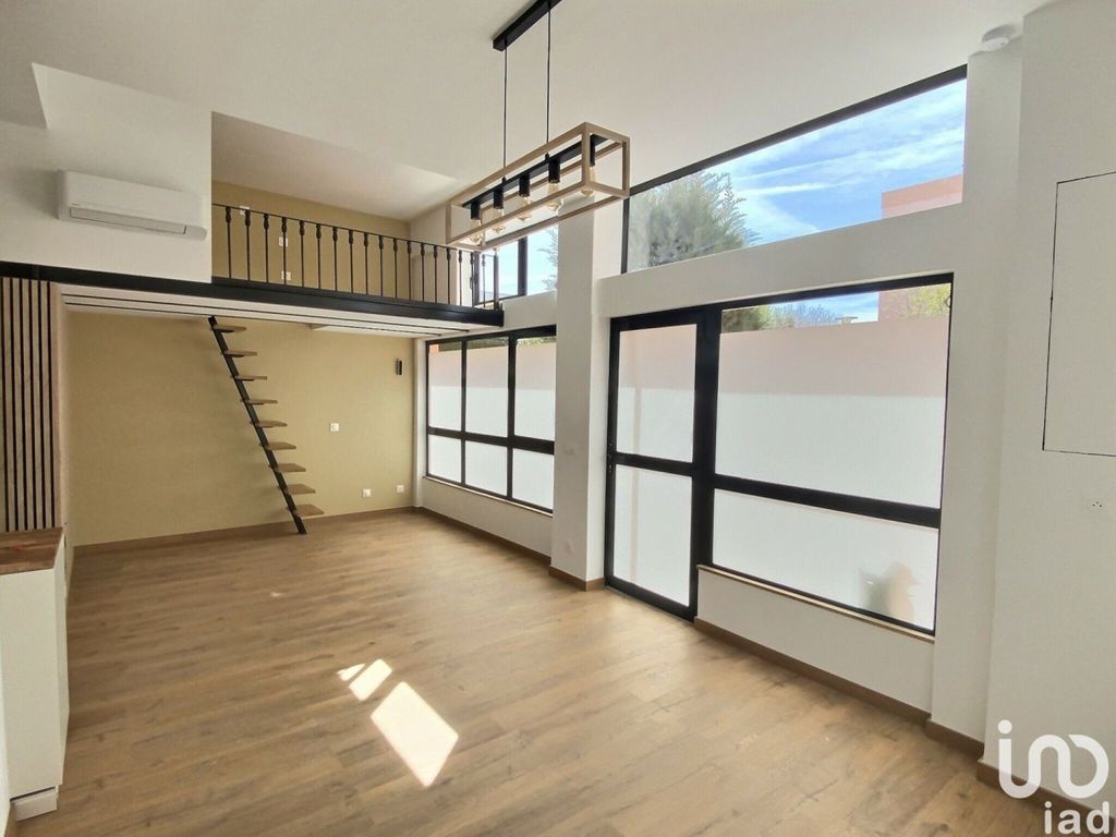 Achat loft à vendre 3 pièces 58 m² - La Ciotat