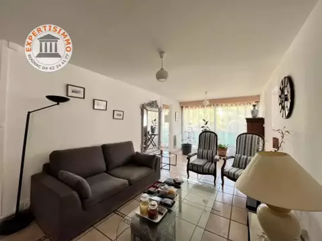 Achat appartement à vendre 5 pièces 91 m² - Vitrolles