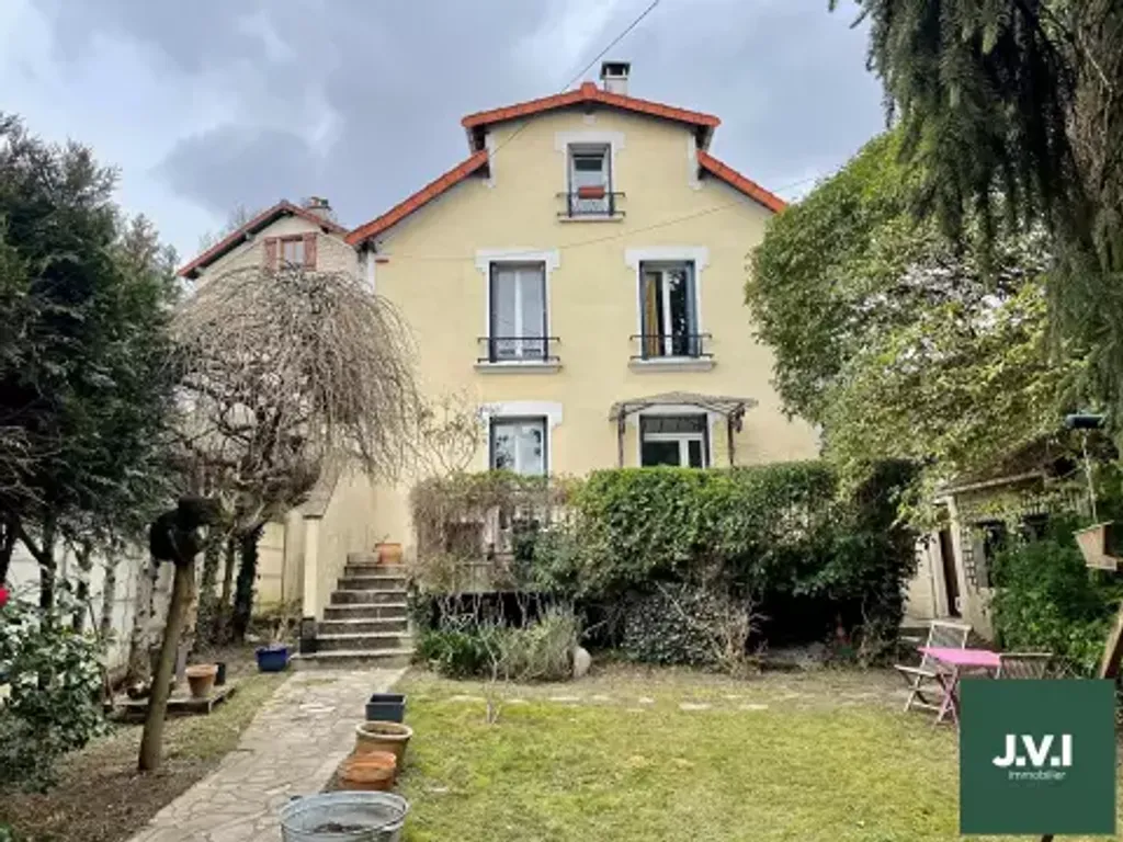 Achat maison à vendre 4 chambres 131 m² - Montmorency