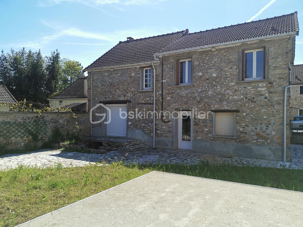 Achat maison à vendre 3 chambres 150 m² - Fontenay-le-Vicomte