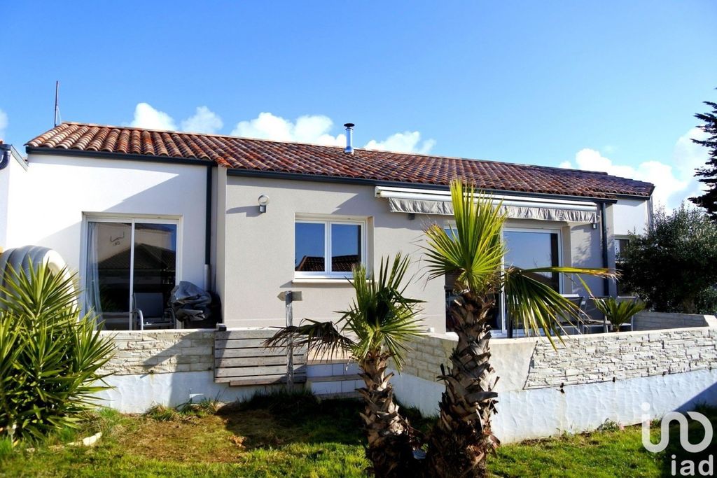 Achat maison à vendre 3 chambres 121 m² - Brem-sur-Mer