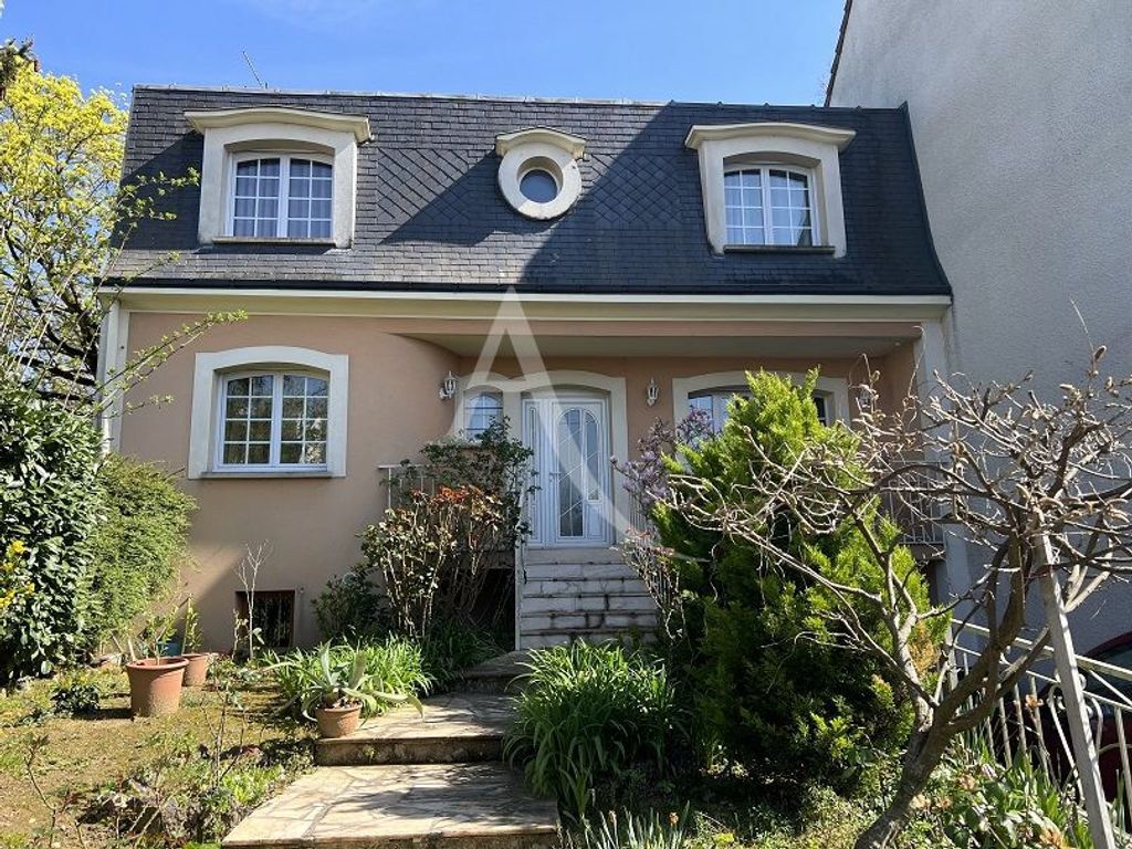 Achat maison à vendre 5 chambres 156 m² - Pontault-Combault
