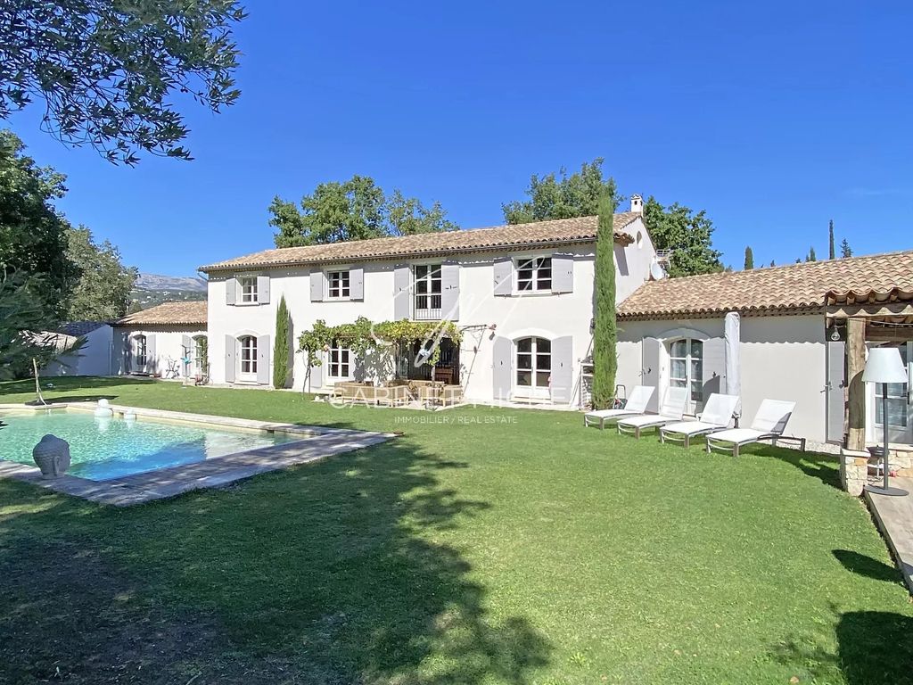 Achat maison à vendre 6 chambres 360 m² - Châteauneuf-Grasse