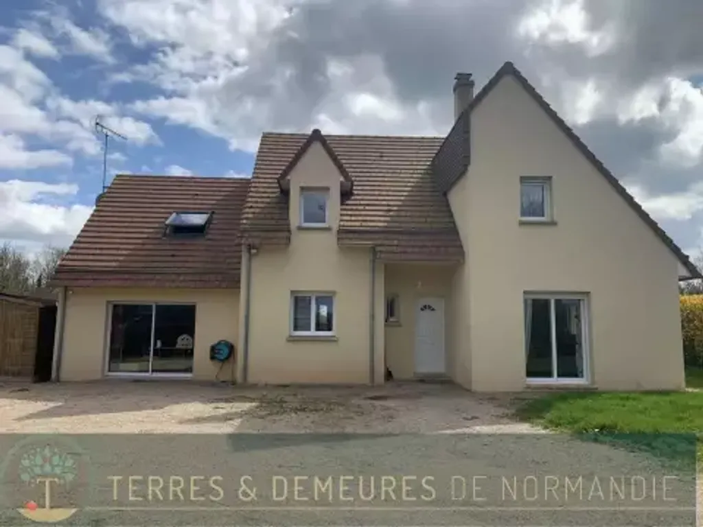 Achat maison à vendre 5 chambres 168 m² - Saint-Martin-de-Mailloc