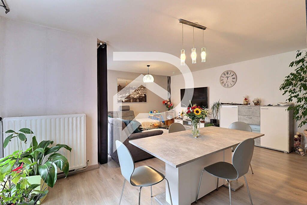 Achat appartement à vendre 3 pièces 75 m² - Saint-Saulve