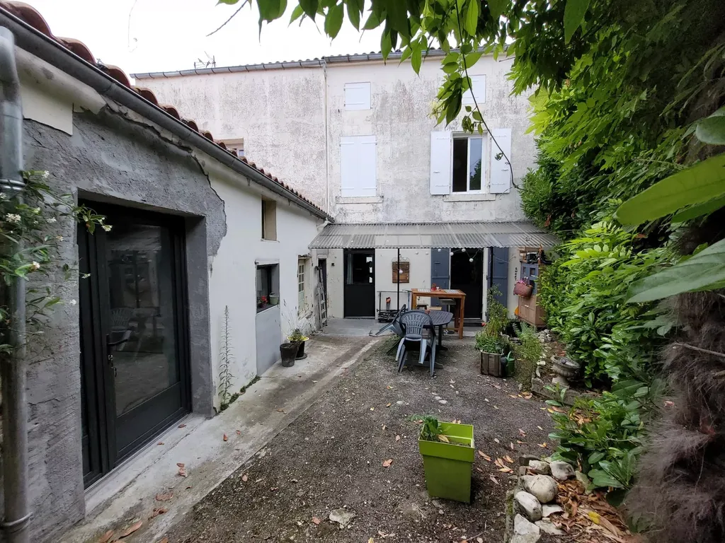 Achat maison à vendre 4 chambres 160 m² - Courçon