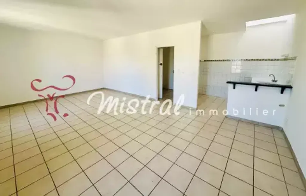 Achat appartement à vendre 3 pièces 68 m² - Aigues-Mortes