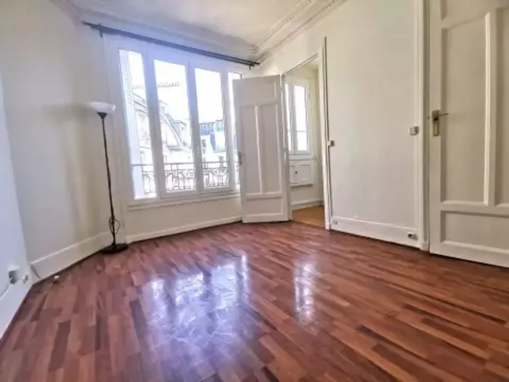 Achat studio à vendre 28 m² - Paris 17ème arrondissement