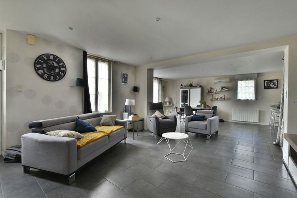 Achat maison à vendre 3 chambres 170 m² - Sainte-Gemmes-sur-Loire