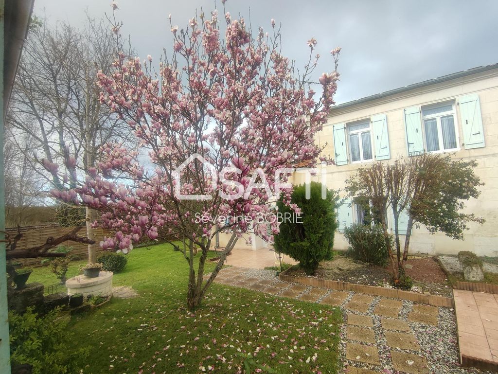 Achat maison à vendre 3 chambres 174 m² - Bussac-sur-Charente