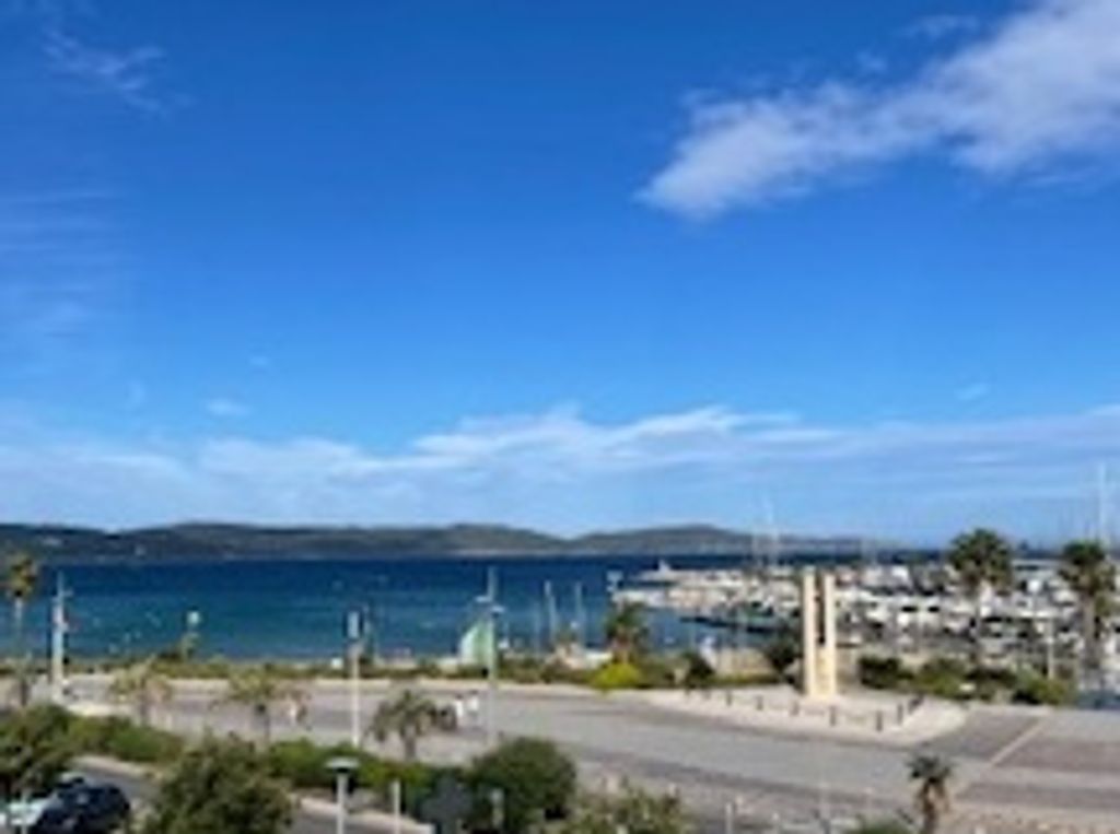 Achat appartement à vendre 3 pièces 77 m² - Cavalaire-sur-Mer