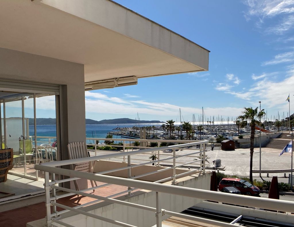 Achat appartement à vendre 3 pièces 77 m² - Cavalaire-sur-Mer