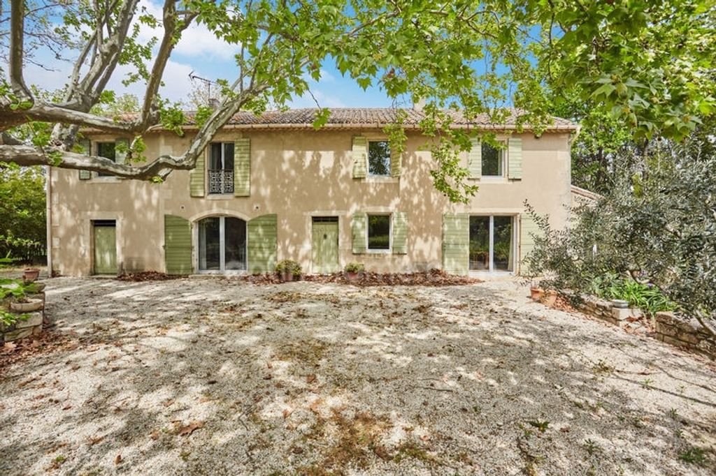 Achat maison à vendre 5 chambres 230 m² - Saint-Rémy-de-Provence