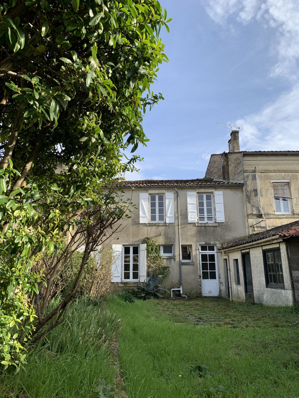 Achat maison à vendre 6 chambres 225 m² - Cognac