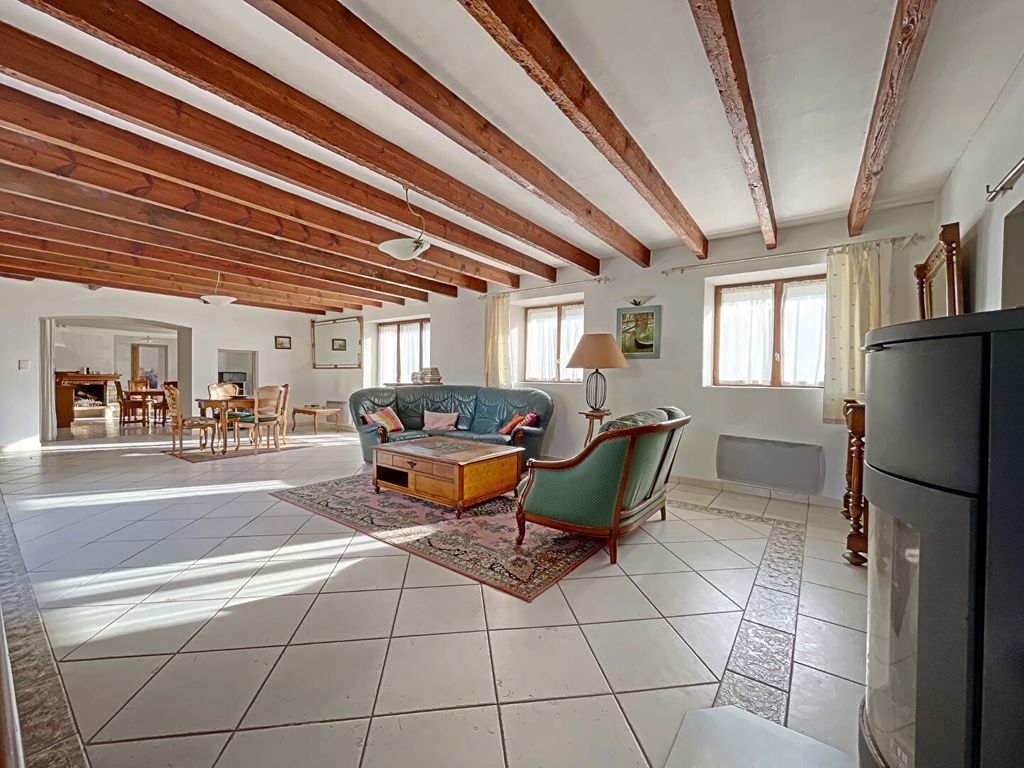 Achat maison à vendre 3 chambres 147 m² - Grandchamp-des-Fontaines