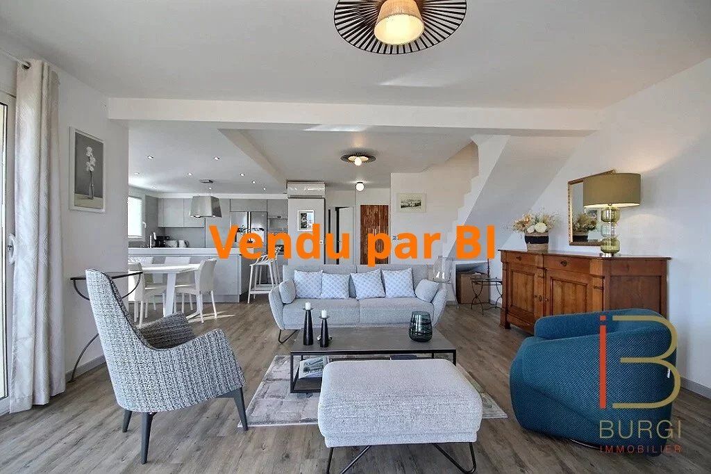 Achat appartement à vendre 4 pièces 154 m² - Fréjus