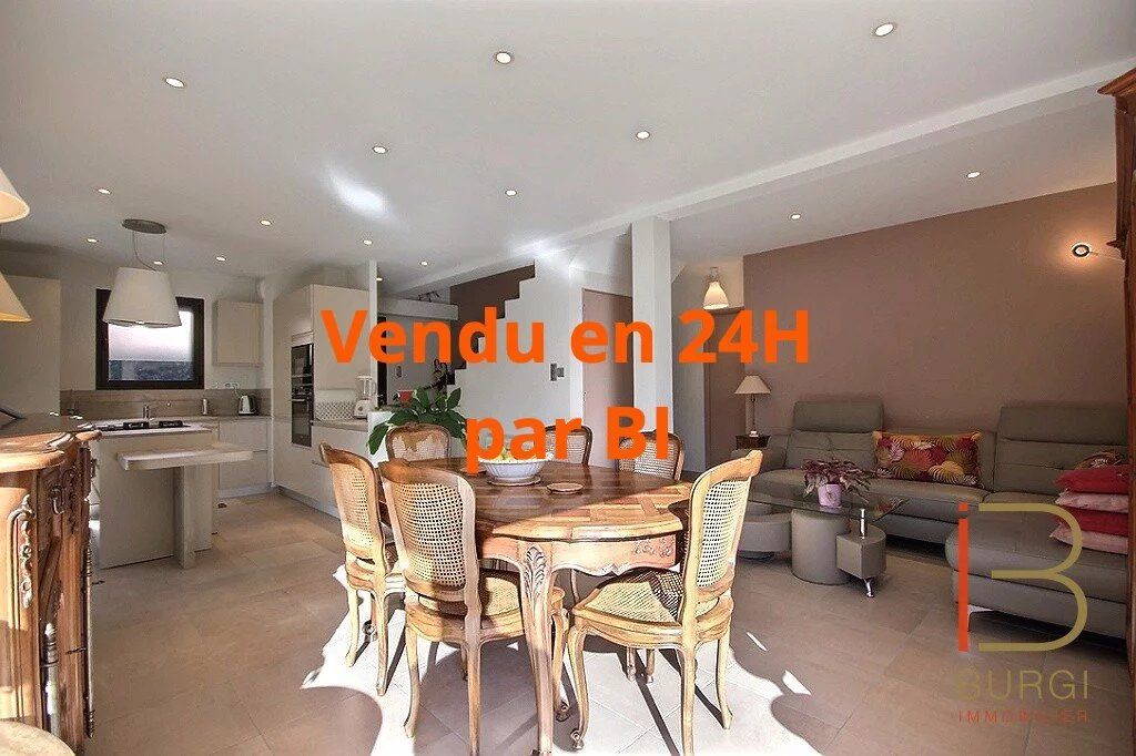 Achat maison à vendre 3 chambres 105 m² - Saint-Raphaël