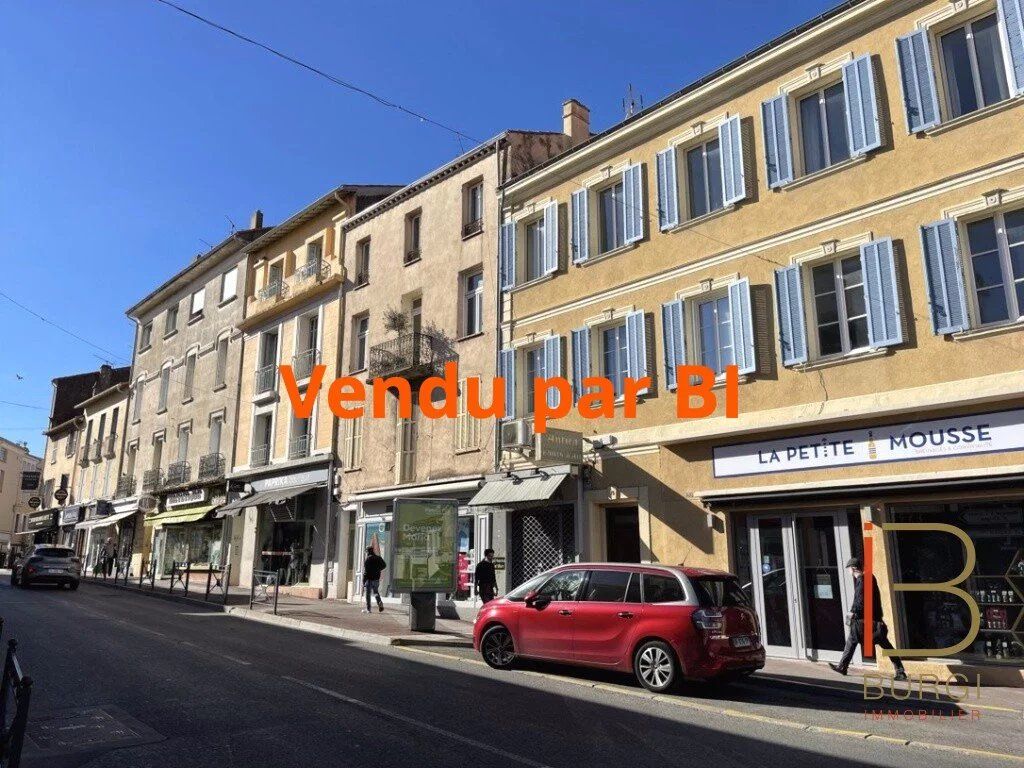 Achat appartement à vendre 2 pièces 42 m² - Saint-Raphaël