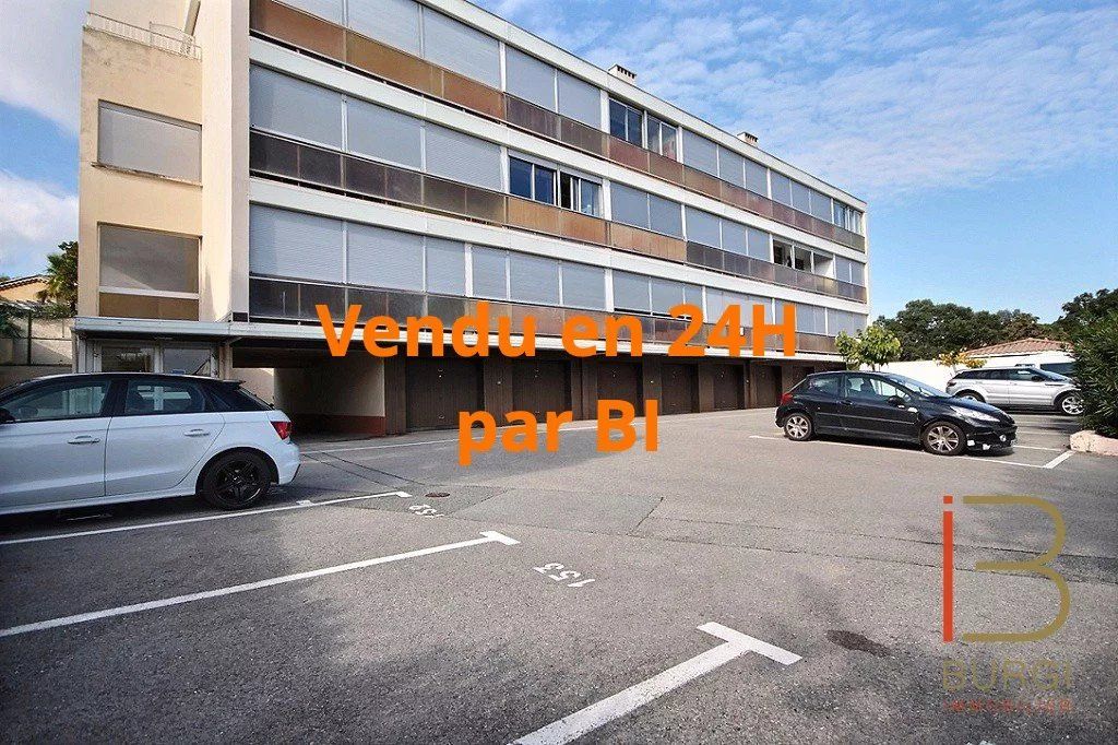 Achat appartement à vendre 2 pièces 41 m² - Fréjus