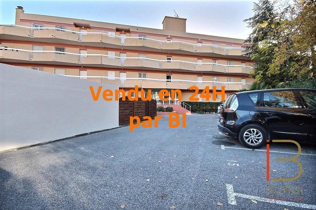 Achat appartement à vendre 4 pièces 73 m² - Saint-Raphaël