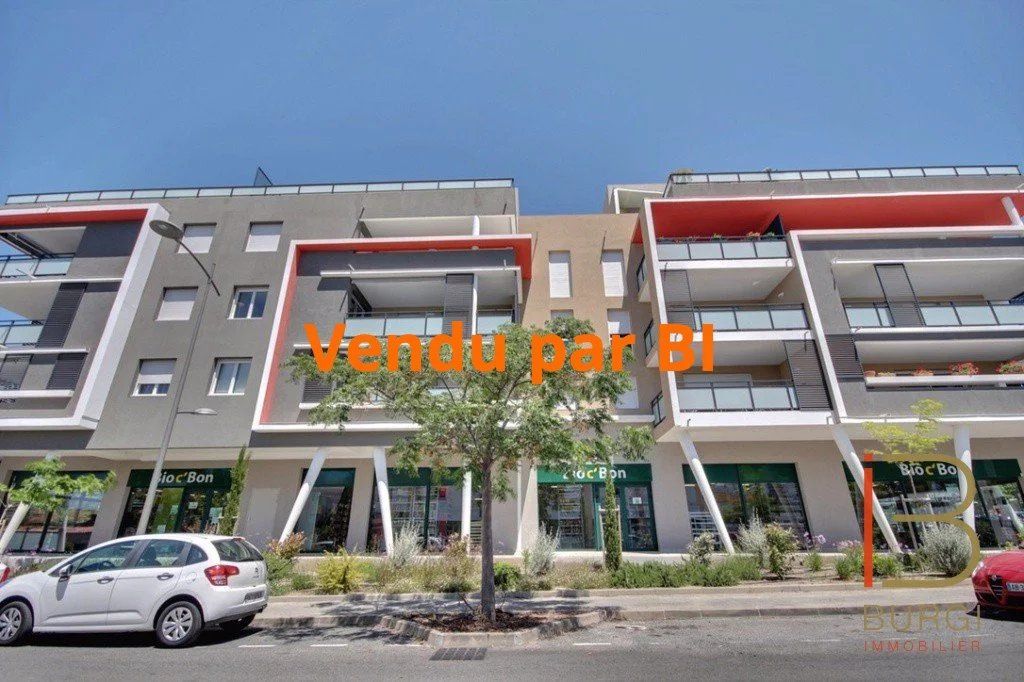 Achat appartement à vendre 2 pièces 58 m² - Saint-Raphaël