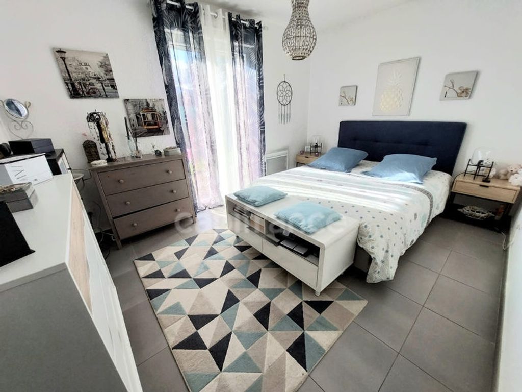 Achat appartement à vendre 2 pièces 63 m² - Lucciana