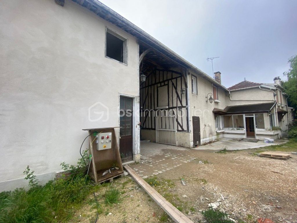 Achat maison à vendre 4 chambres 180 m² - Châlons-en-Champagne