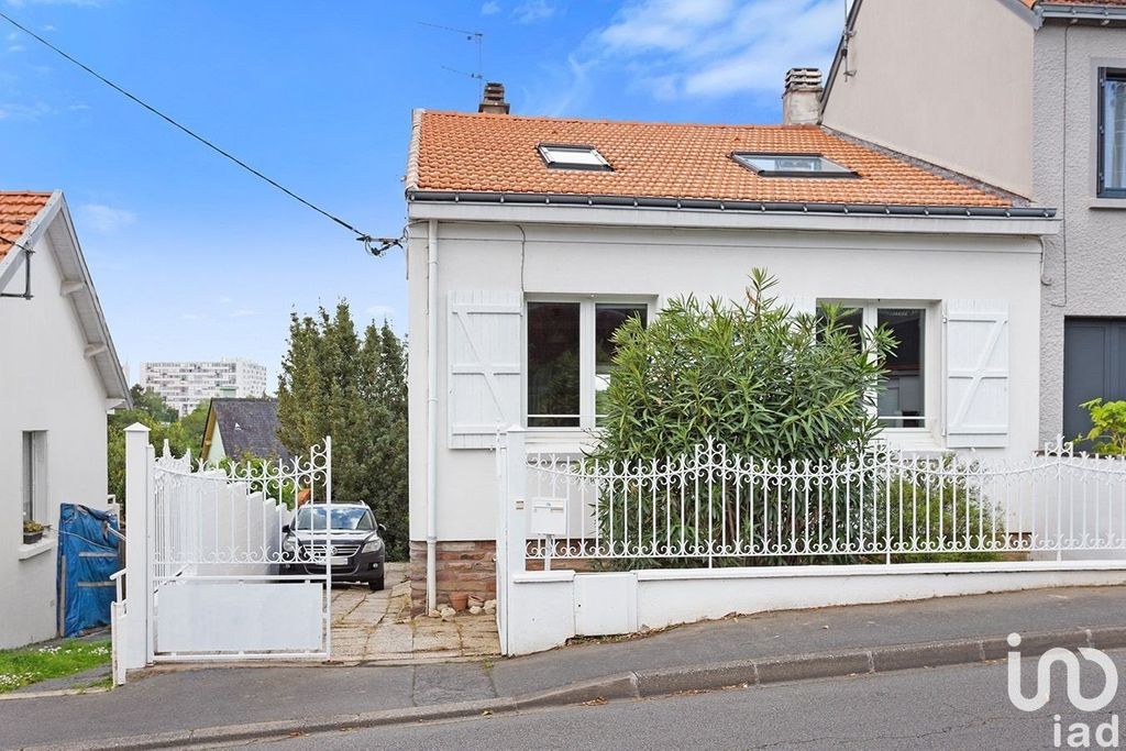 Achat maison à vendre 4 chambres 184 m² - Orvault