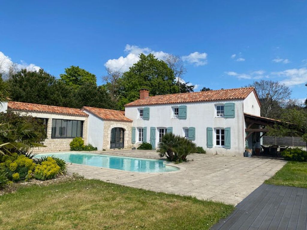 Achat maison à vendre 5 chambres 276 m² - Longeville-sur-Mer