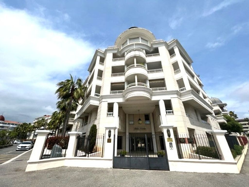 Achat appartement à vendre 2 pièces 46 m² - Cagnes-sur-Mer