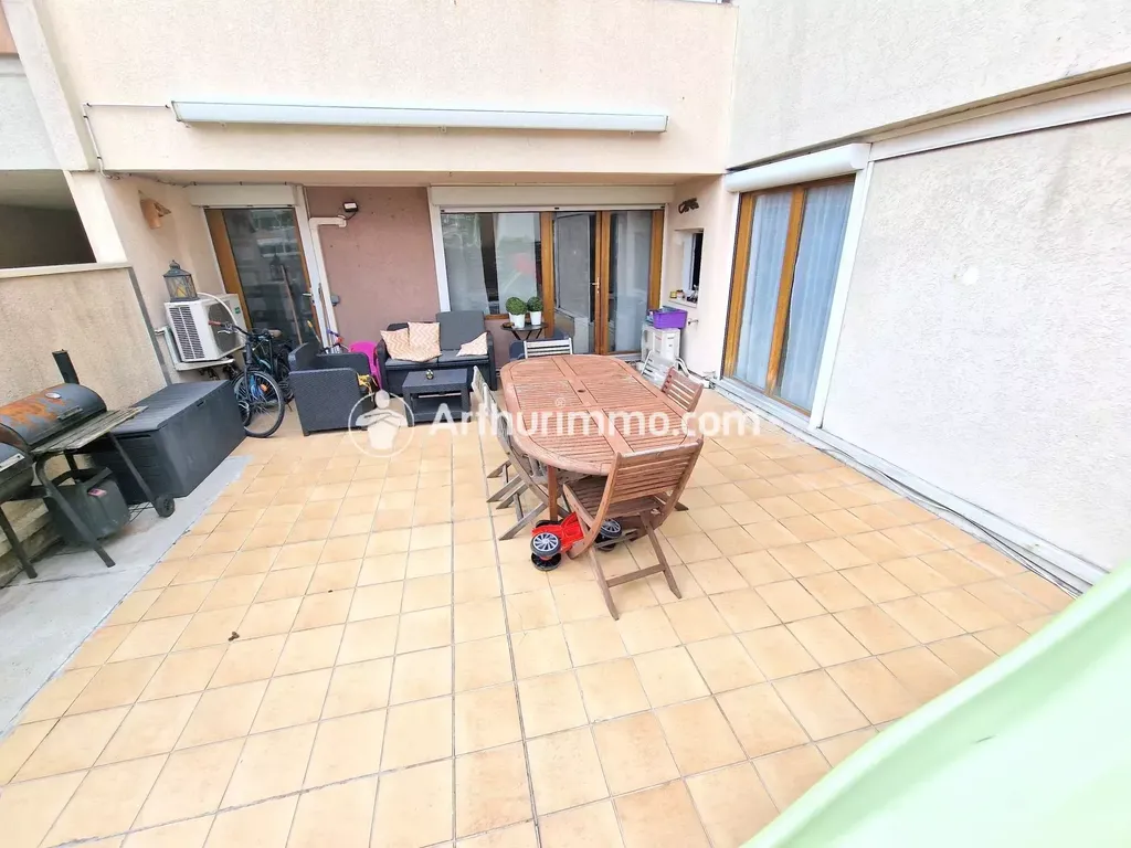 Achat appartement à vendre 5 pièces 107 m² - Savigny-le-Temple