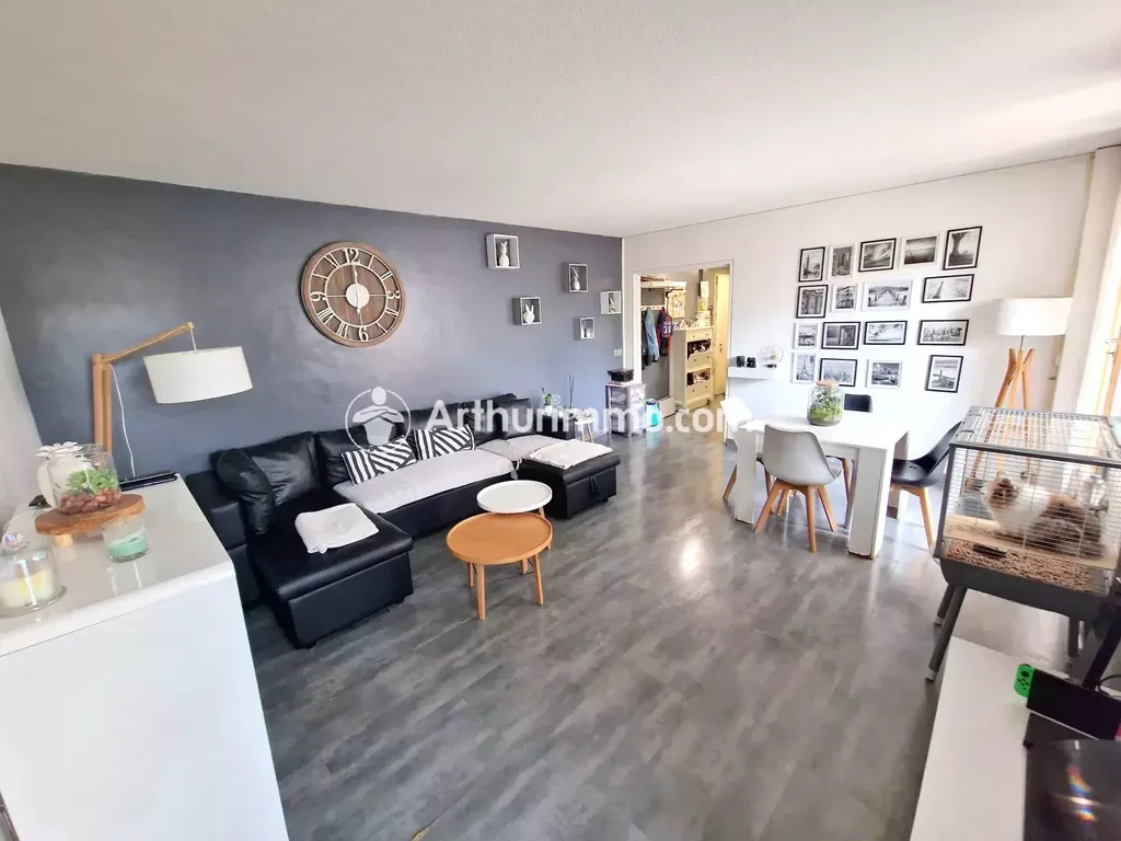 Achat appartement à vendre 5 pièces 107 m² - Savigny-le-Temple