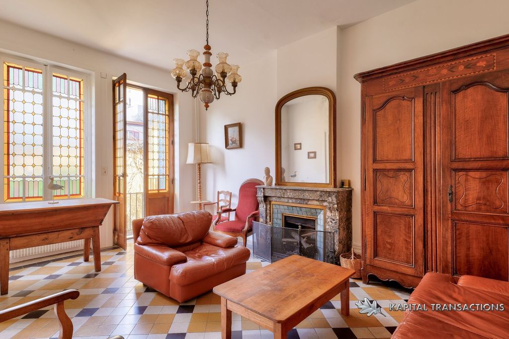 Achat maison à vendre 6 chambres 198 m² - Lyon 4ème arrondissement