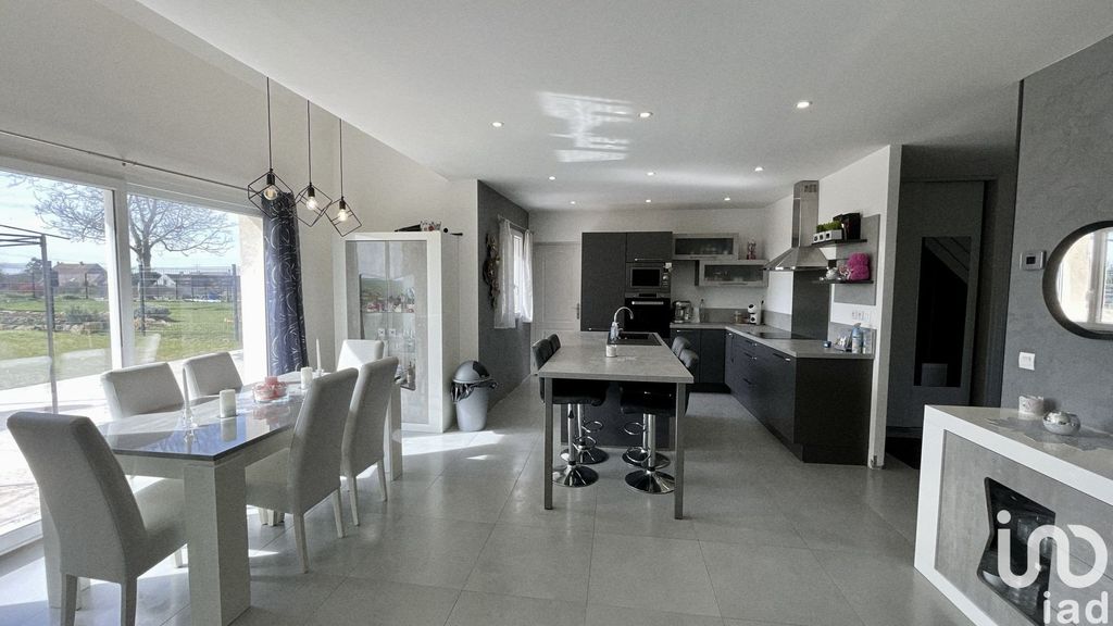 Achat maison à vendre 4 chambres 155 m² - Neuilly-en-Thelle