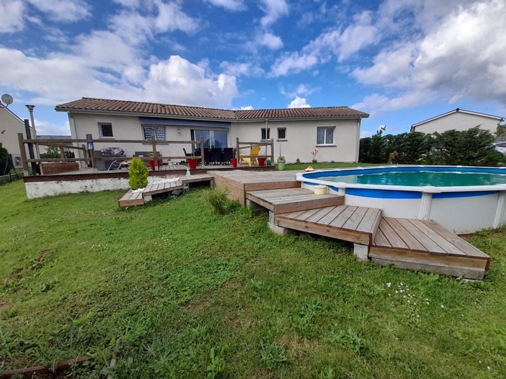 Achat maison à vendre 4 chambres 105 m² - La Lande-de-Fronsac