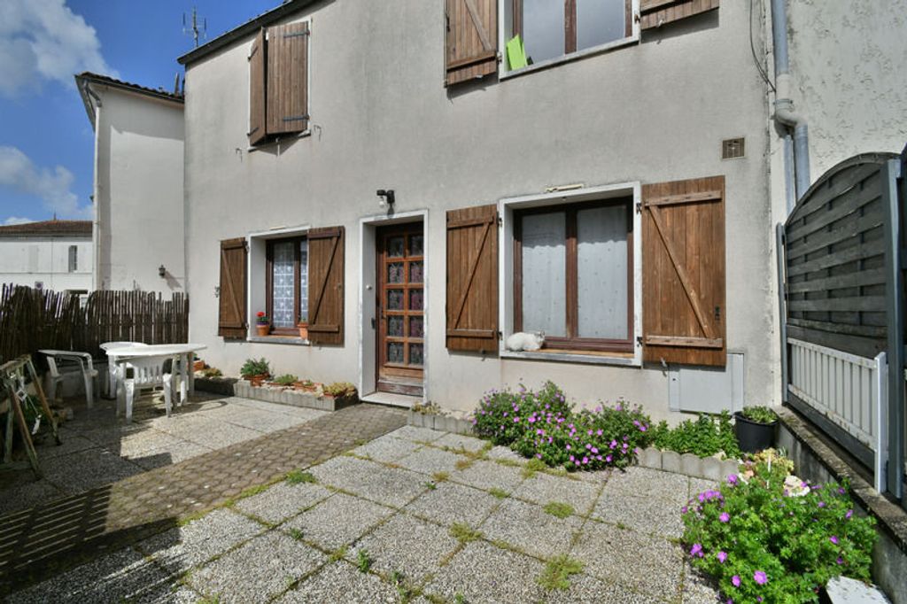 Achat maison à vendre 2 chambres 114 m² - Tonnay-Boutonne