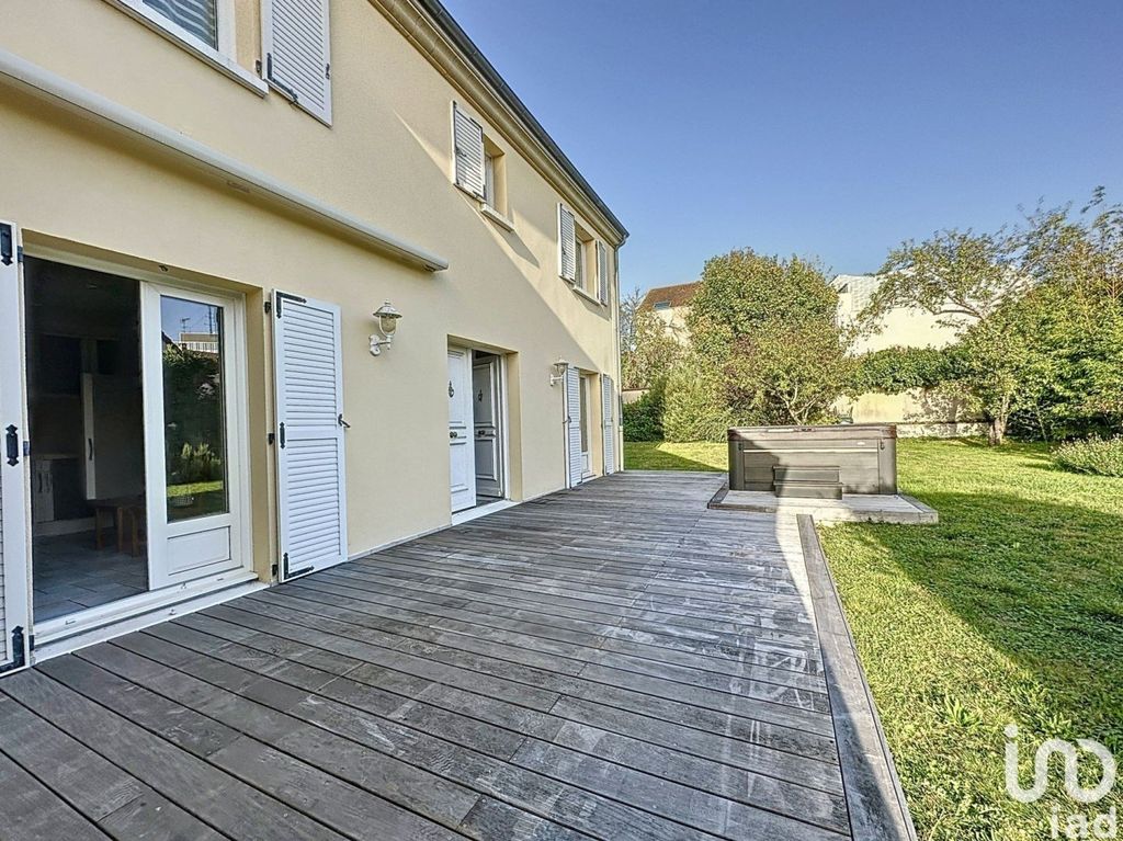 Achat maison à vendre 5 chambres 185 m² - Melun