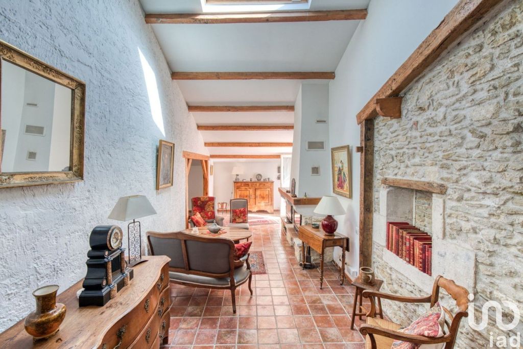 Achat maison à vendre 5 chambres 230 m² - Tonnay-Charente