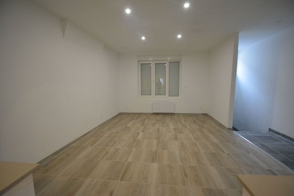 Achat maison à vendre 3 chambres 120 m² - Saint-Gobain