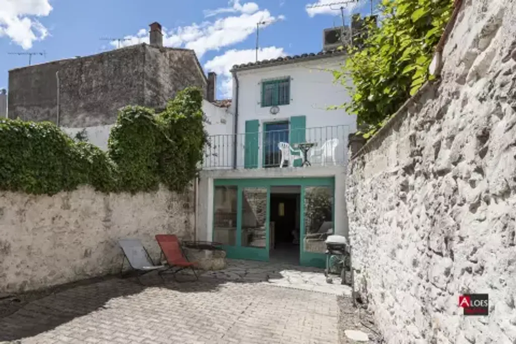 Achat maison à vendre 4 chambres 109 m² - Aigues-Mortes