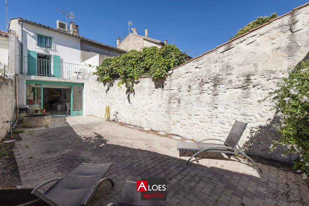 Achat maison à vendre 4 chambres 109 m² - Aigues-Mortes