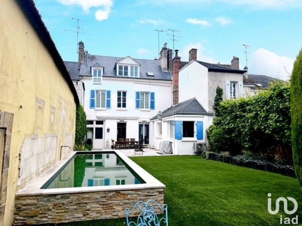 Achat maison à vendre 6 chambres 231 m² - Montargis