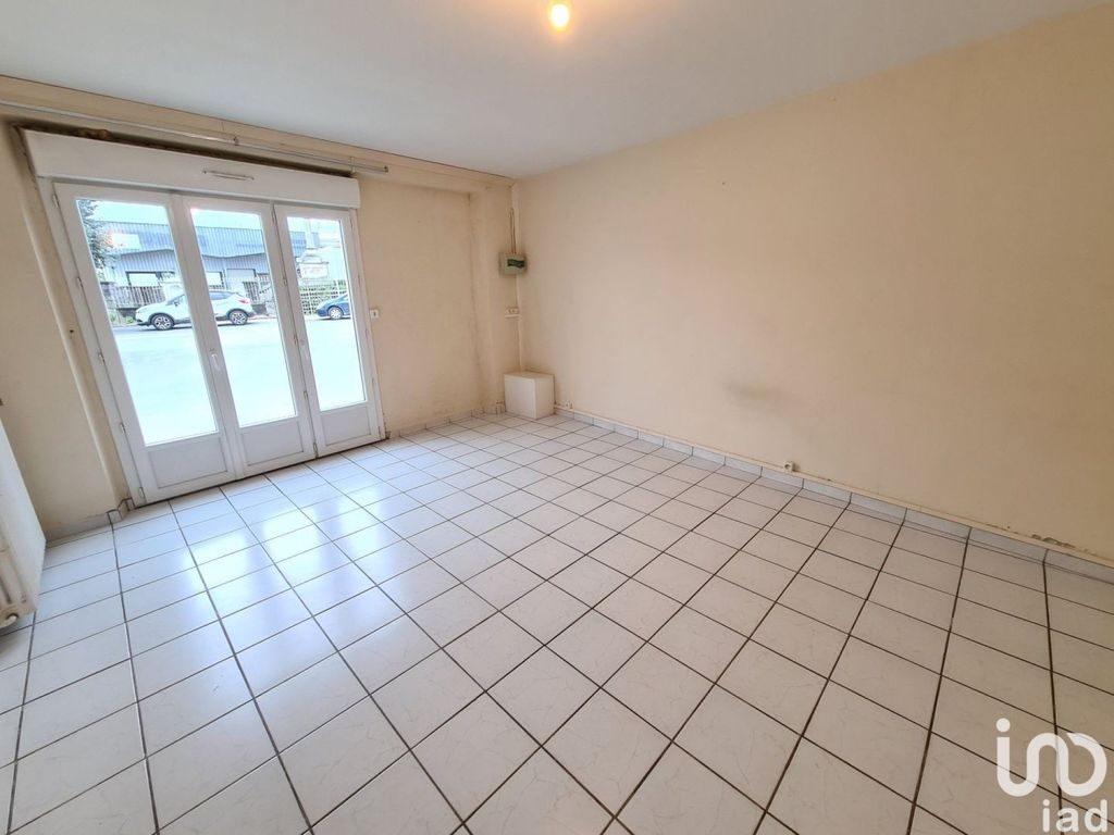 Achat maison à vendre 5 chambres 188 m² - Saint-Hilaire-de-Loulay